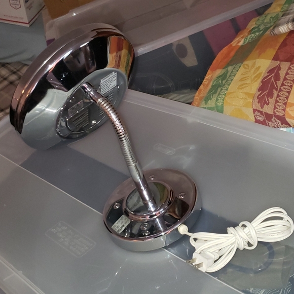 ★Makeup mirror - Picture 2 of 8